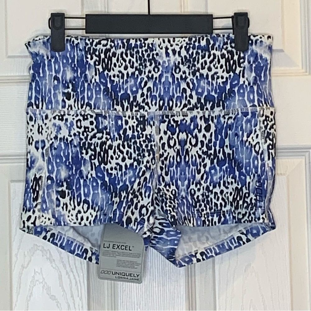 Lorna Jane Animal Instinct Short Tight Leopard Size Medium